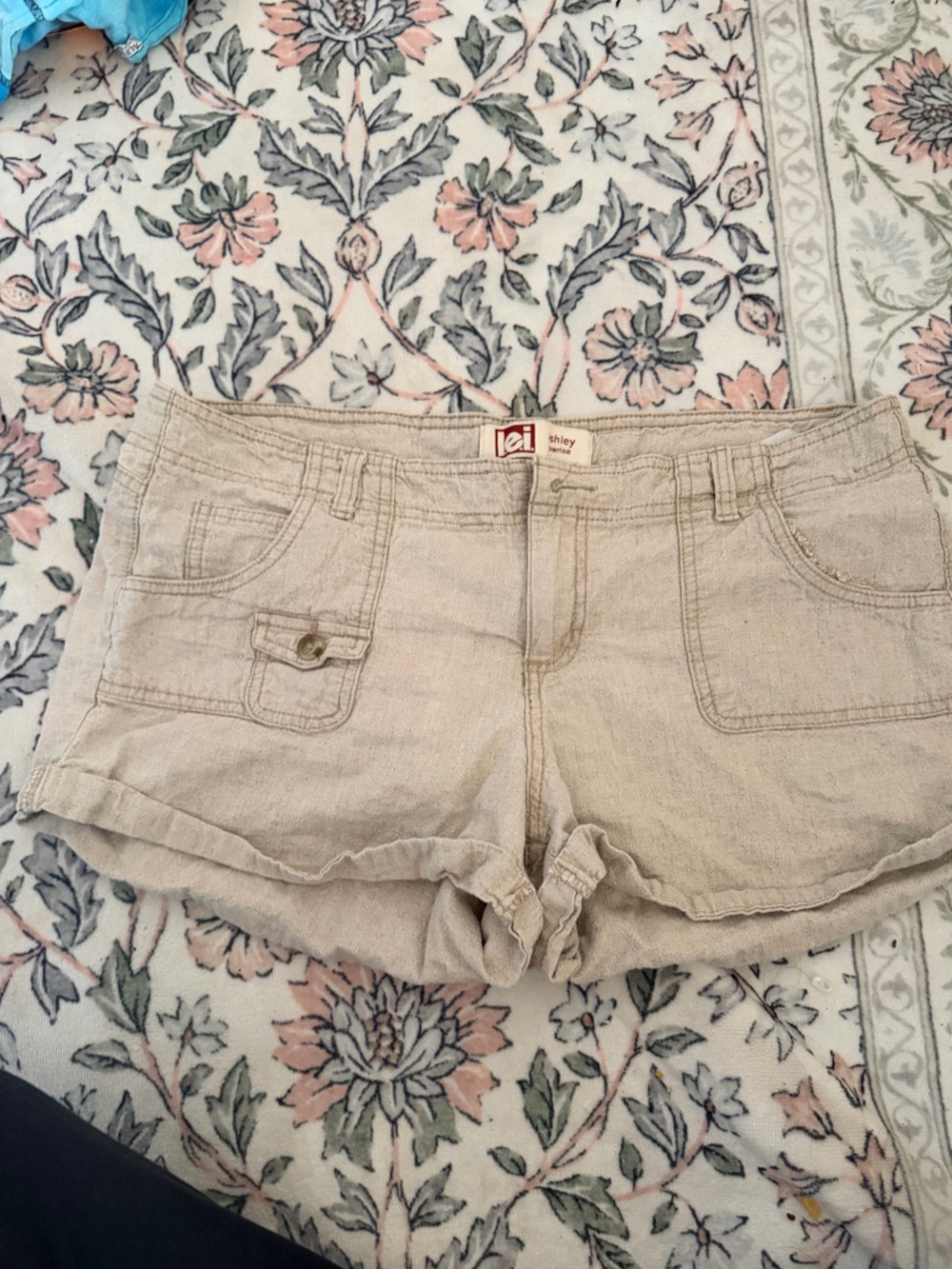 Lei Natural Beige Linen-Blend Casual Shorts